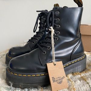 Jadon polished smooth black Dr. Martens boots